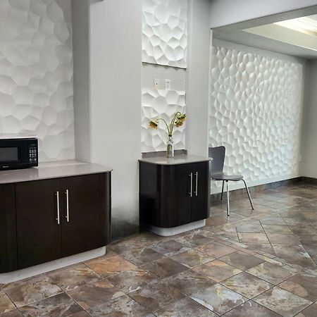 Baymont By Wyndham San Antonio Airport Hotel Bagian luar foto