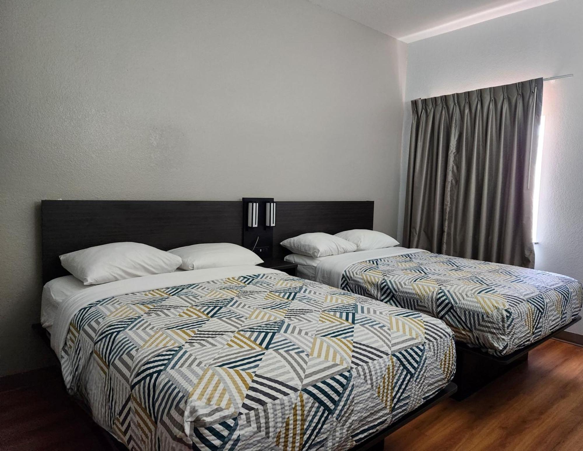 Baymont By Wyndham San Antonio Airport Hotel Bagian luar foto