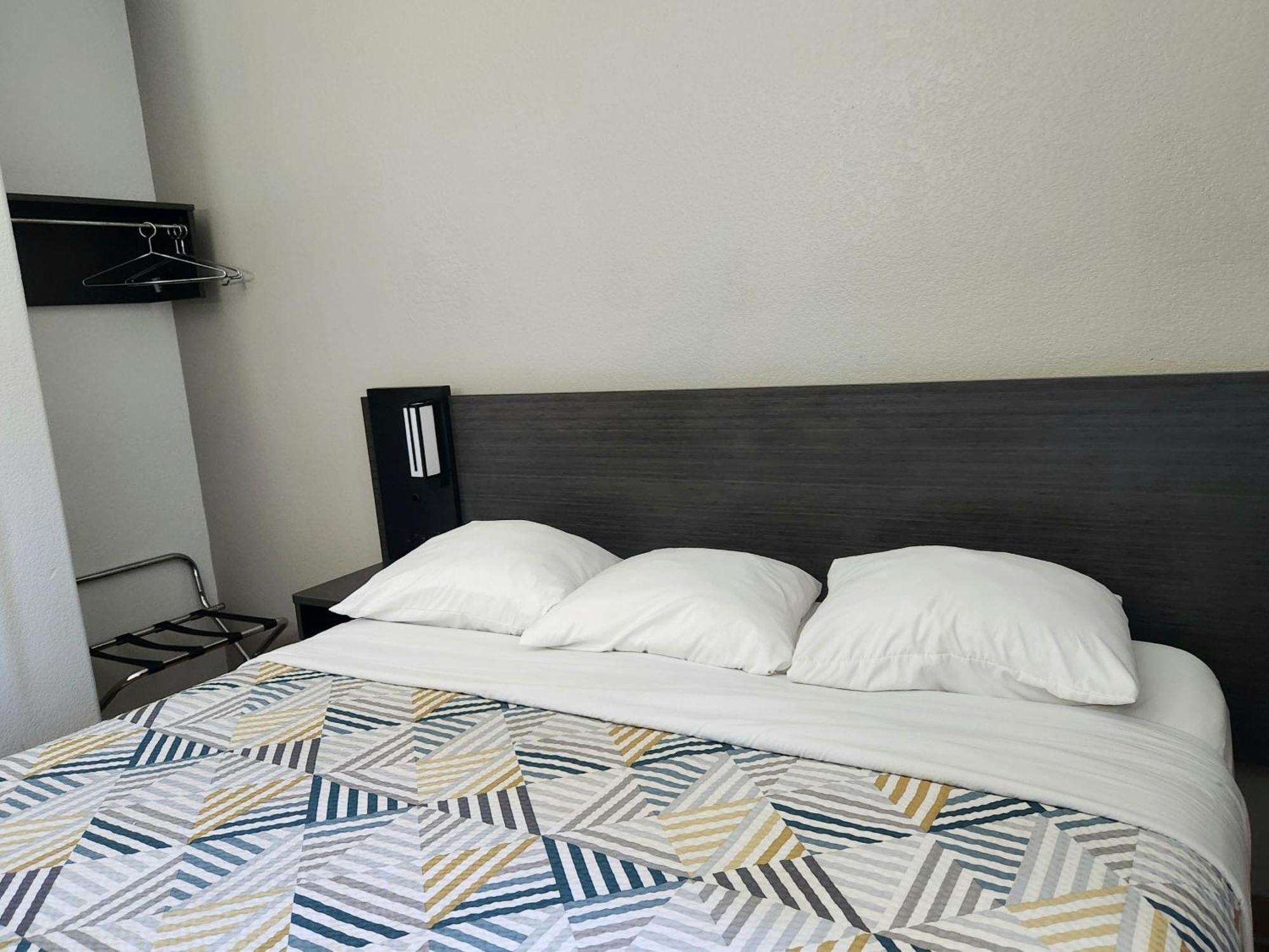 Baymont By Wyndham San Antonio Airport Hotel Bagian luar foto