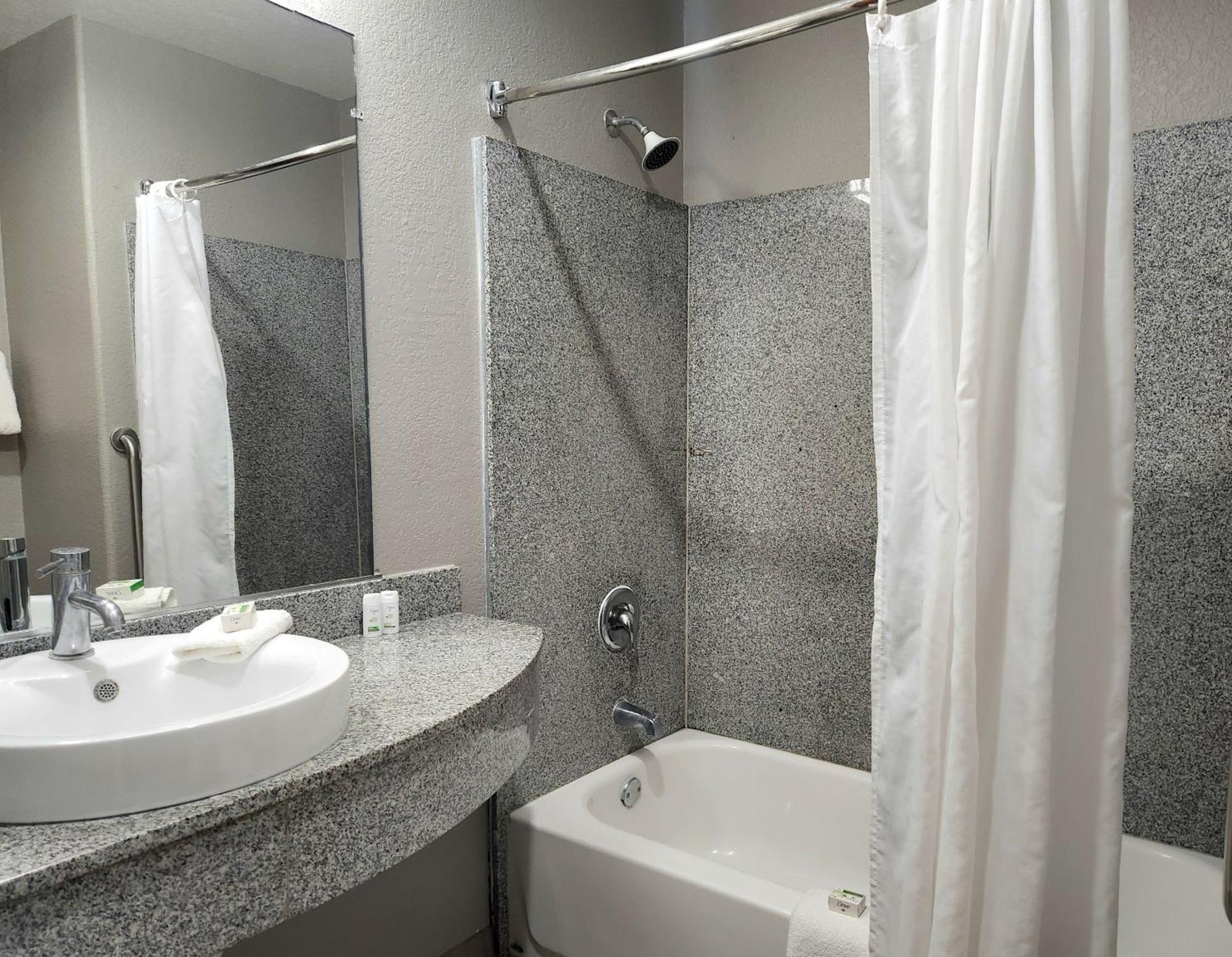 Baymont By Wyndham San Antonio Airport Hotel Bagian luar foto