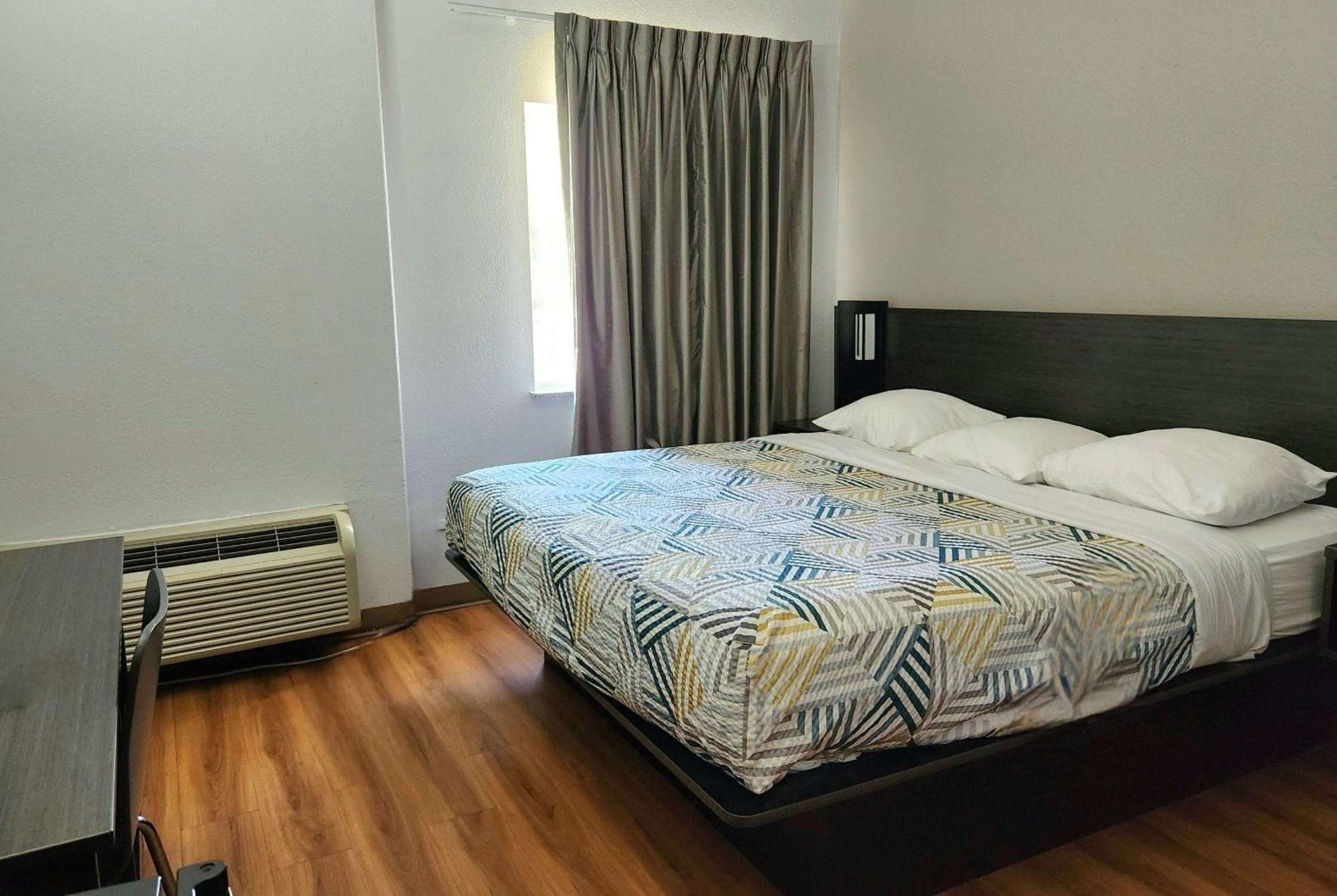 Baymont By Wyndham San Antonio Airport Hotel Bagian luar foto