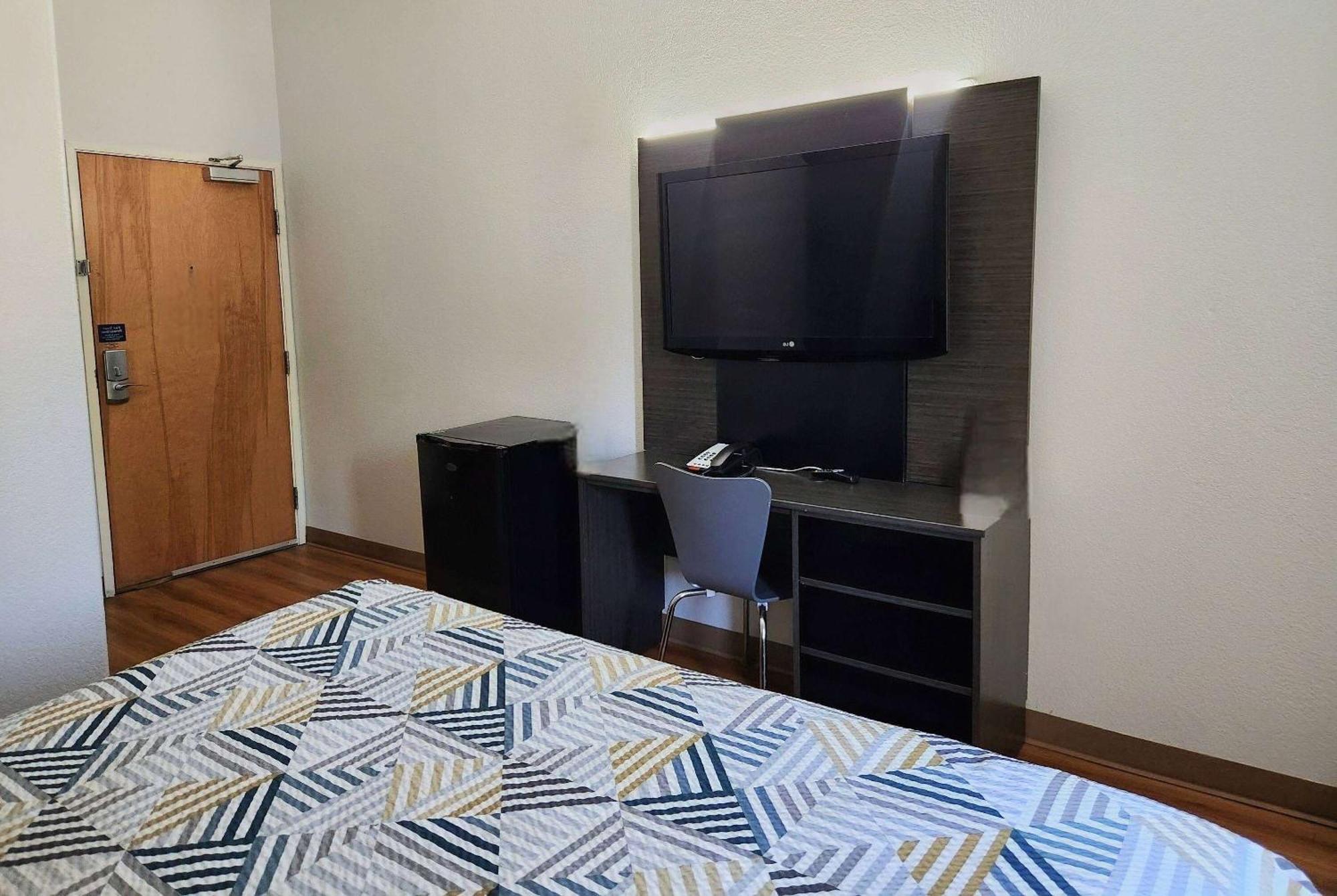 Baymont By Wyndham San Antonio Airport Hotel Bagian luar foto