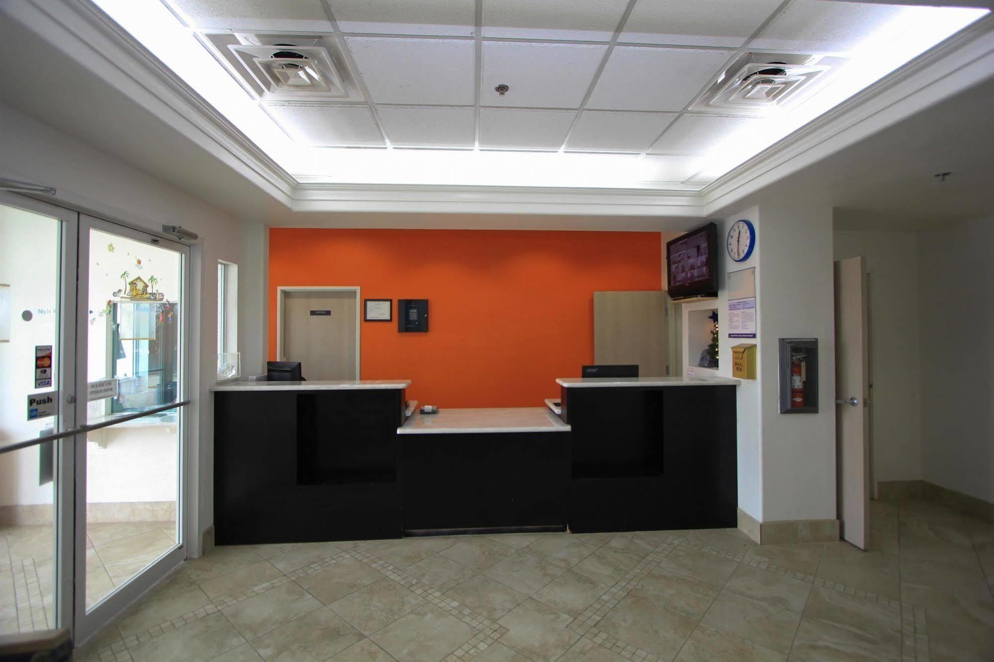 Baymont By Wyndham San Antonio Airport Hotel Bagian luar foto