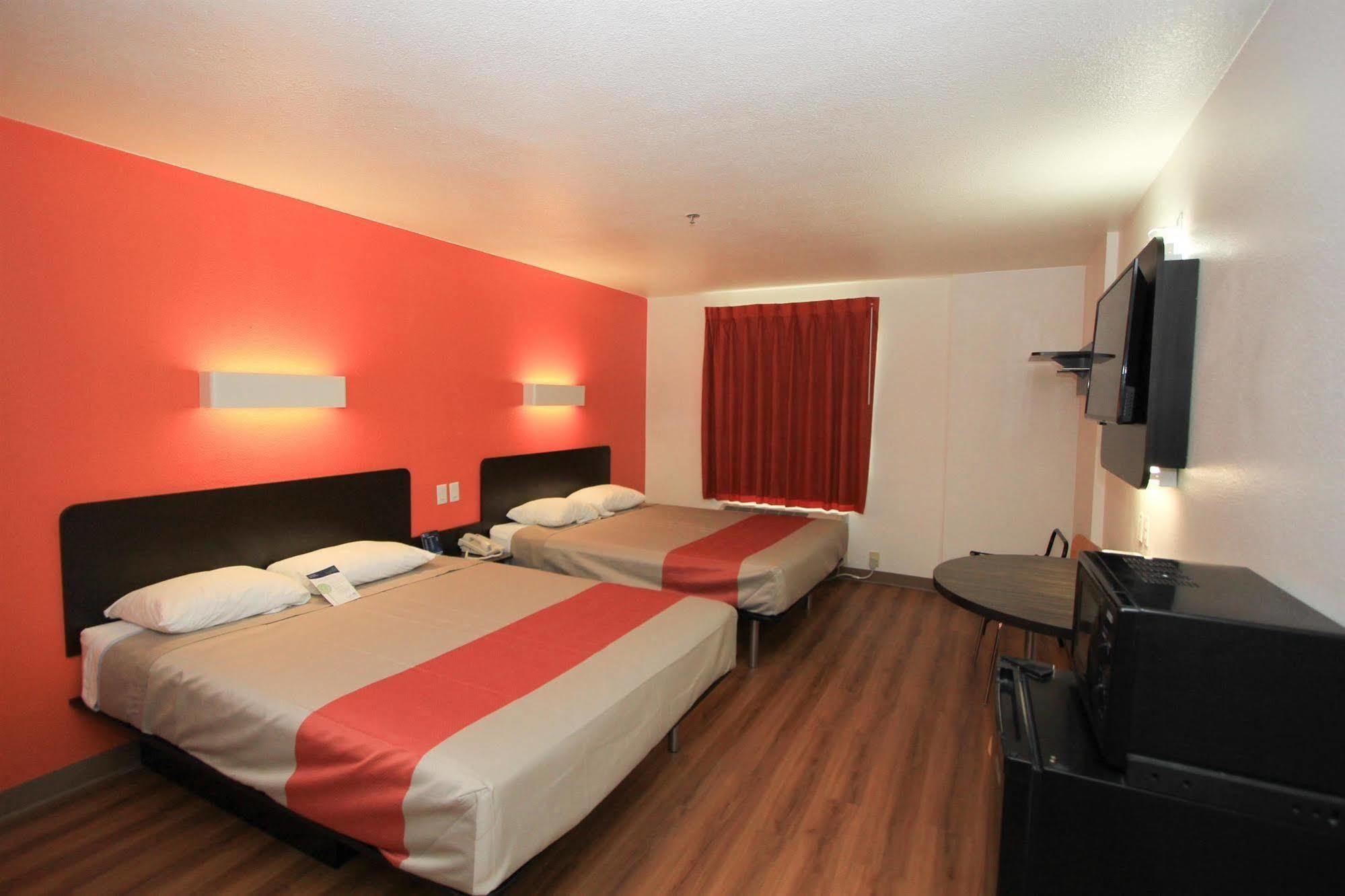 Baymont By Wyndham San Antonio Airport Hotel Bagian luar foto