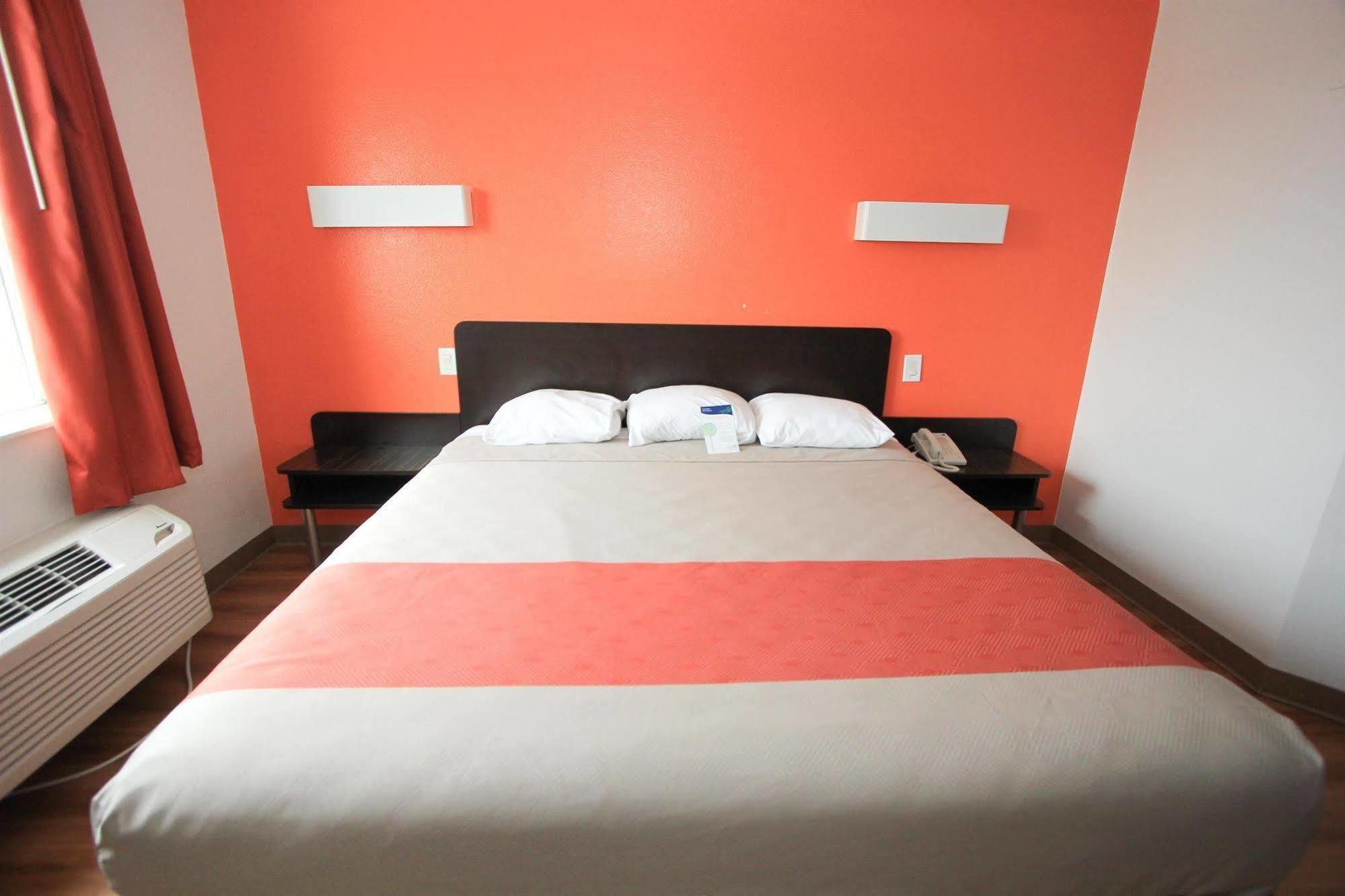 Baymont By Wyndham San Antonio Airport Hotel Bagian luar foto