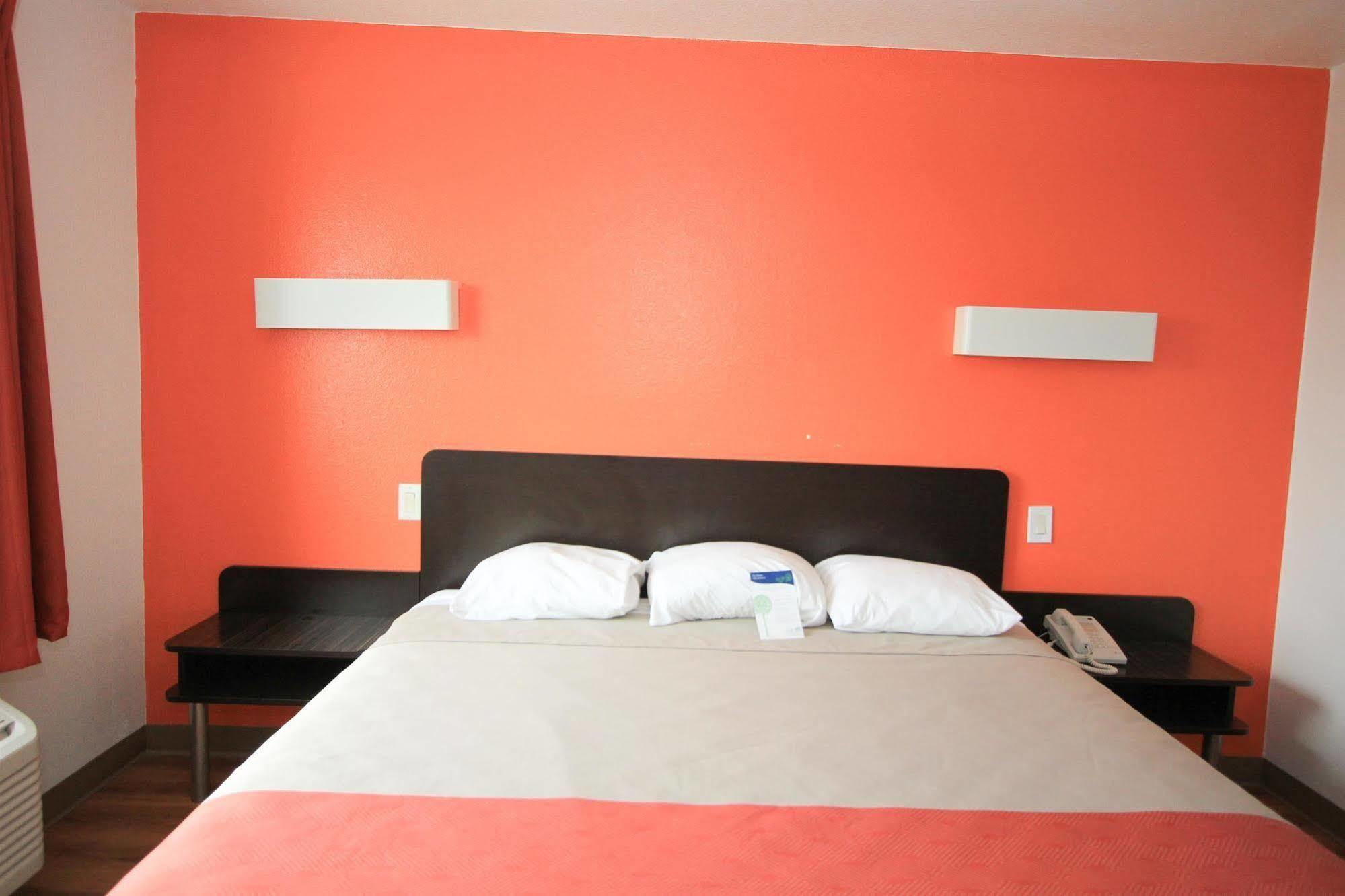 Baymont By Wyndham San Antonio Airport Hotel Bagian luar foto