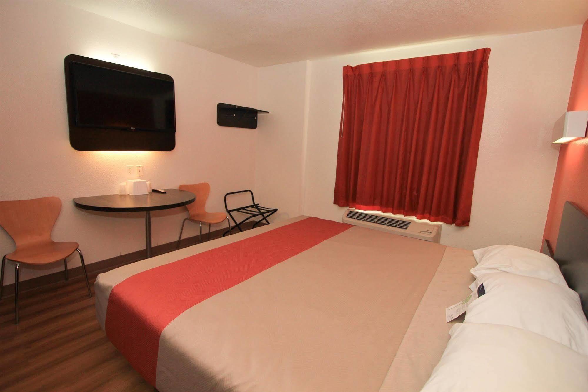 Baymont By Wyndham San Antonio Airport Hotel Bagian luar foto