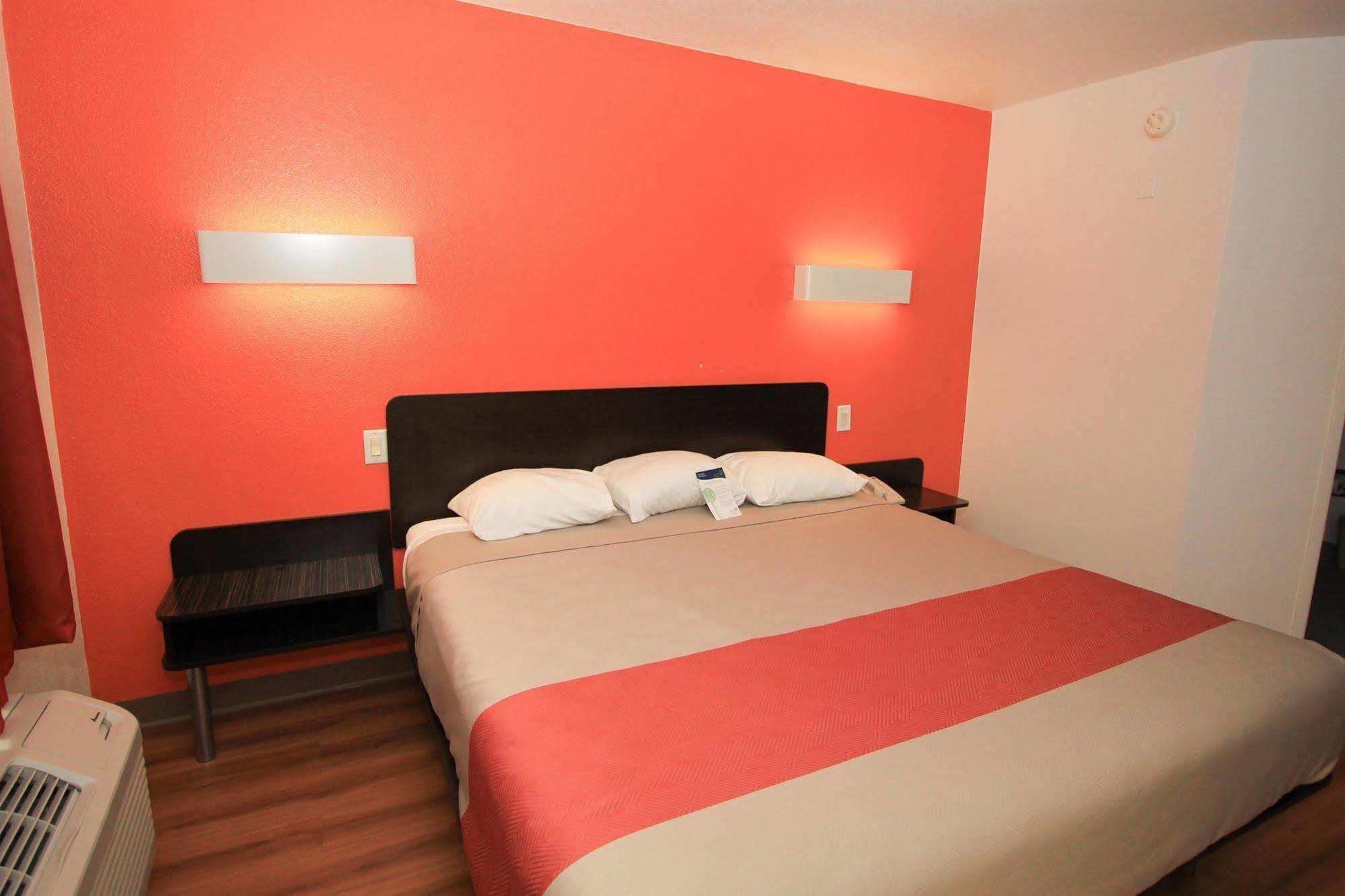 Baymont By Wyndham San Antonio Airport Hotel Bagian luar foto
