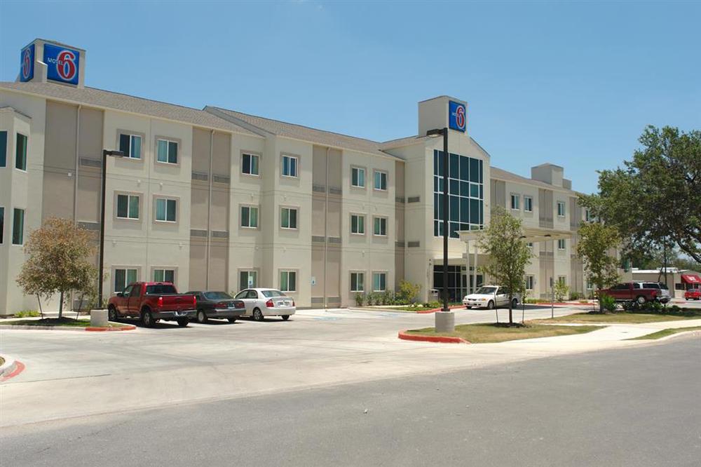 Baymont By Wyndham San Antonio Airport Hotel Bagian luar foto