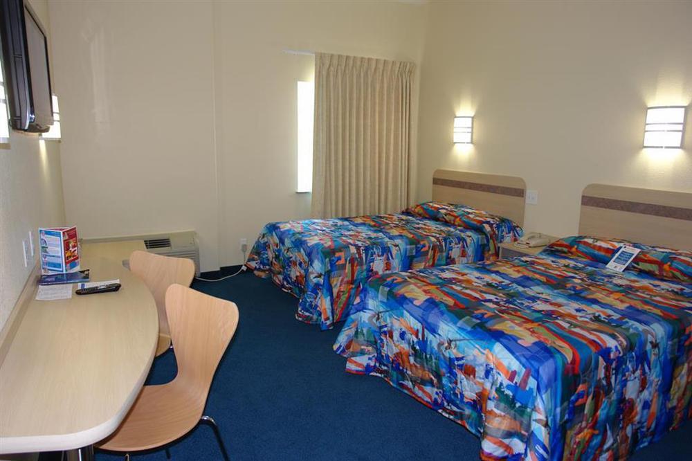 Baymont By Wyndham San Antonio Airport Hotel Ruang foto